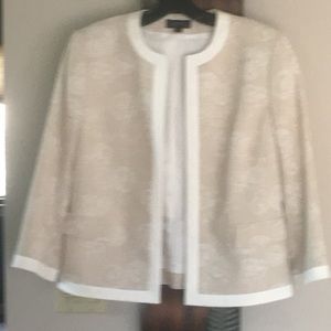 EUC Tahari Blazer